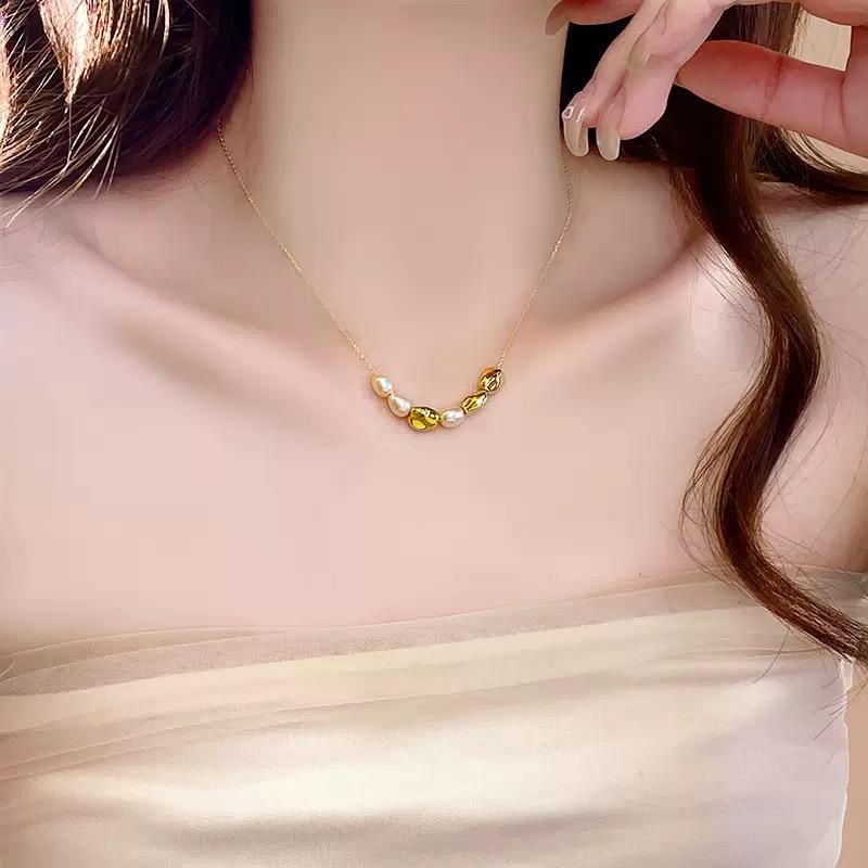 Luna Melt Pearl Necklace