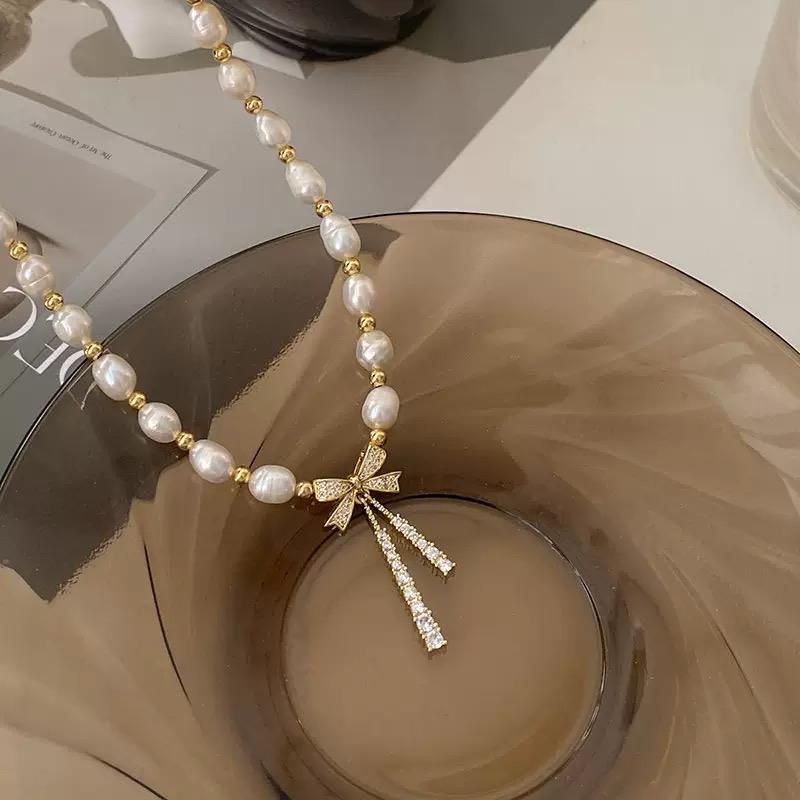 Amora Pearl Necklace
