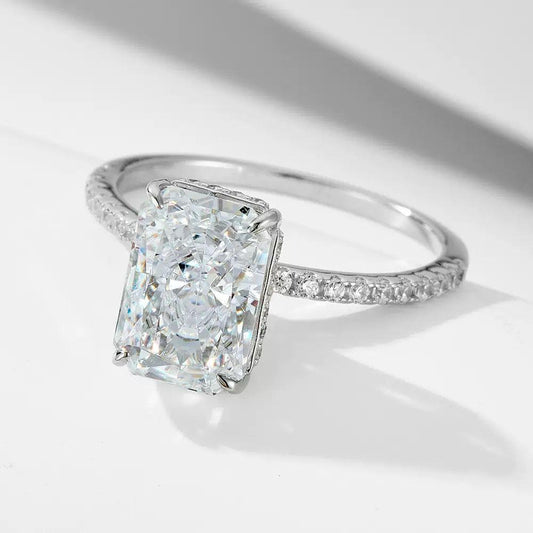 Starstruck Ring (Moissanite Diamond)