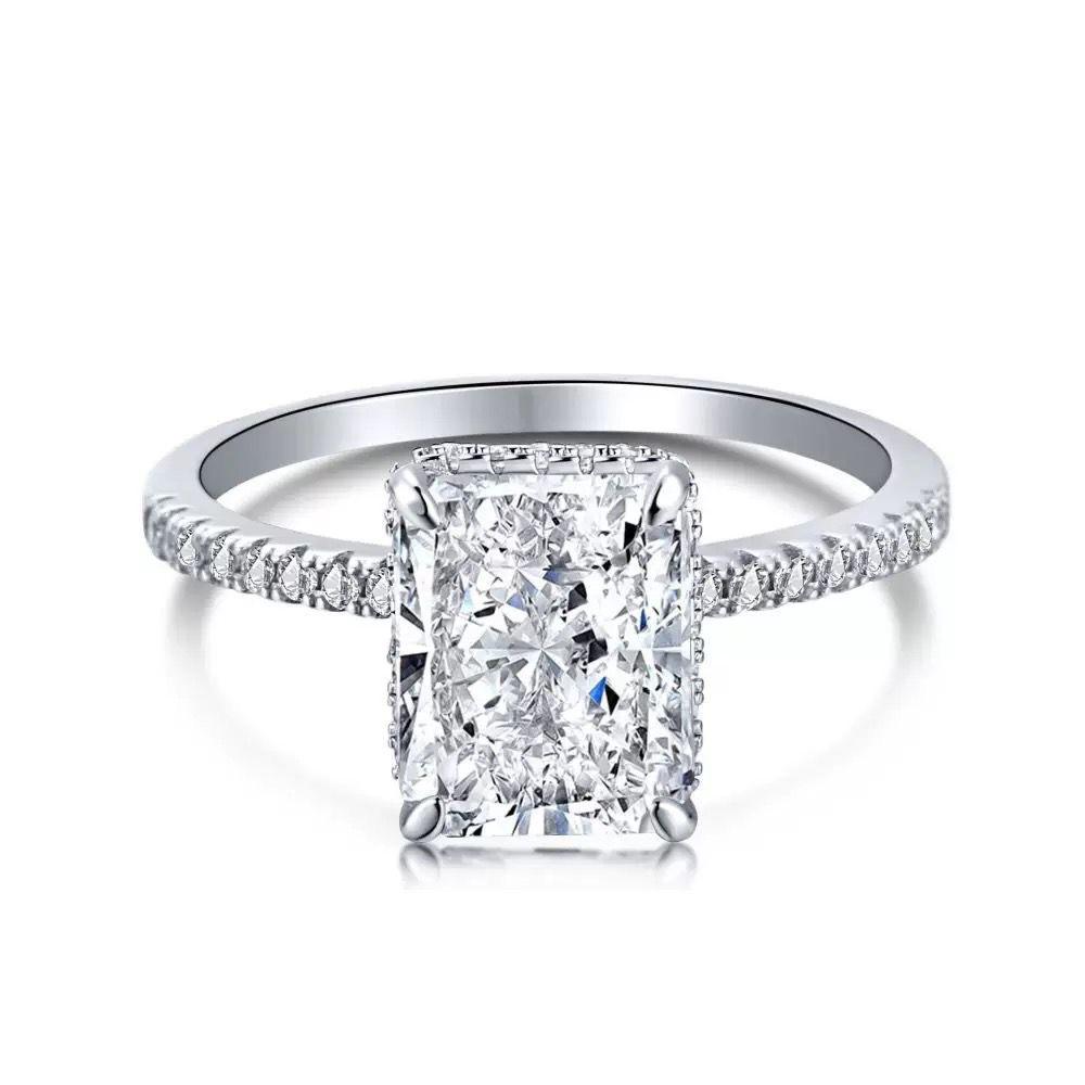 Starstruck Ring (Moissanite Diamond)