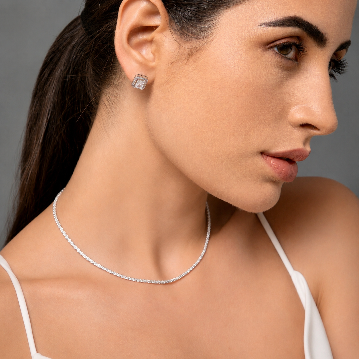 Mira Silver Necklace (925 Sterling silver)