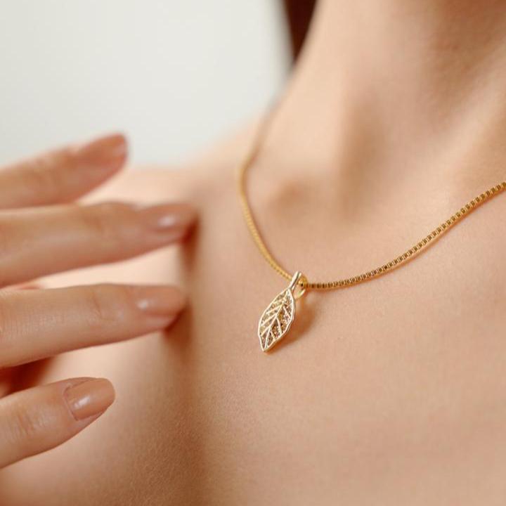 Designed to resist tarnishing, our jewelry stays as dazzling as the day you first wore it.