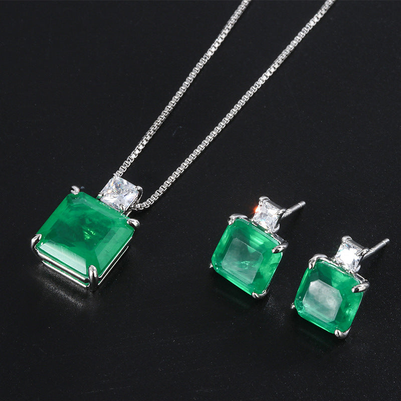 Emerald Stone Pendant Set