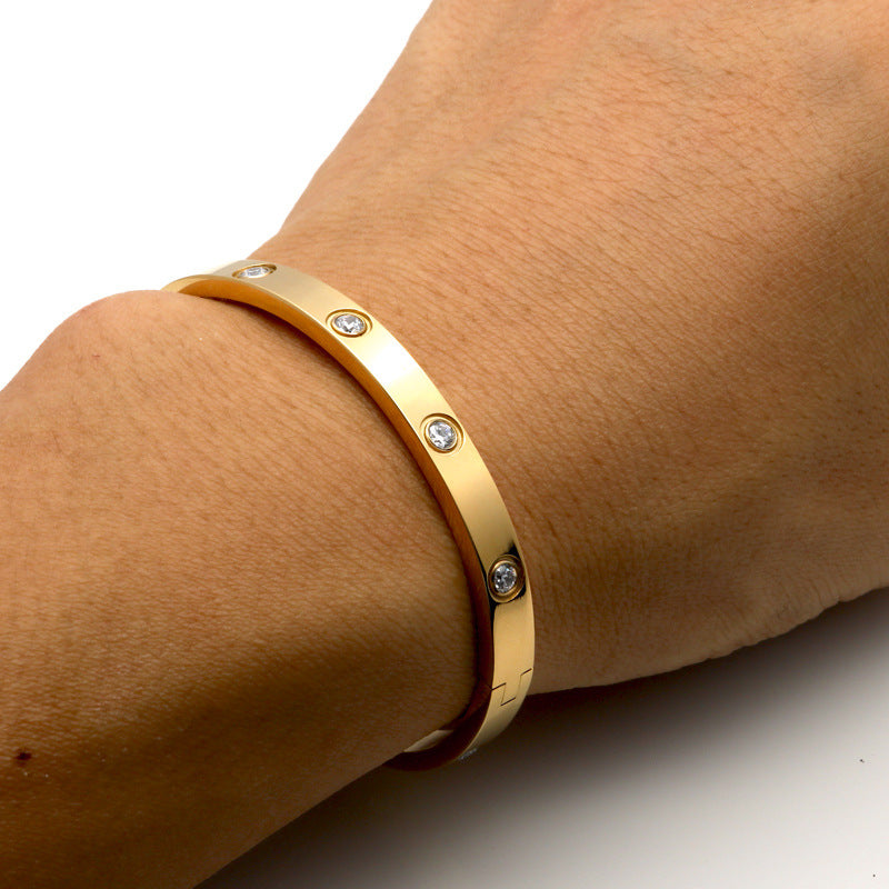 The Oval Love Bangle