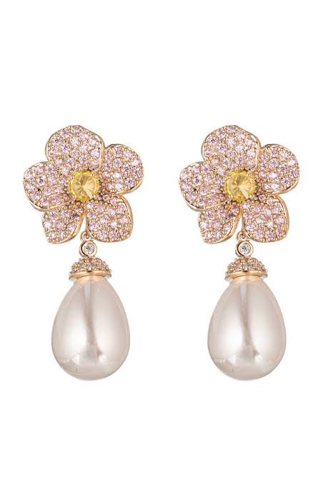 "Anti-tarnish pearl earrings  with a polished finish."
