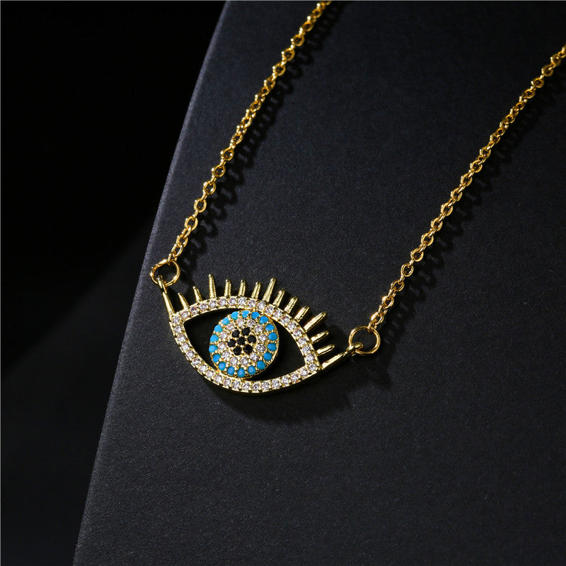 "Elegant gold neckpiece for women’s daily wear, offering classic charm."