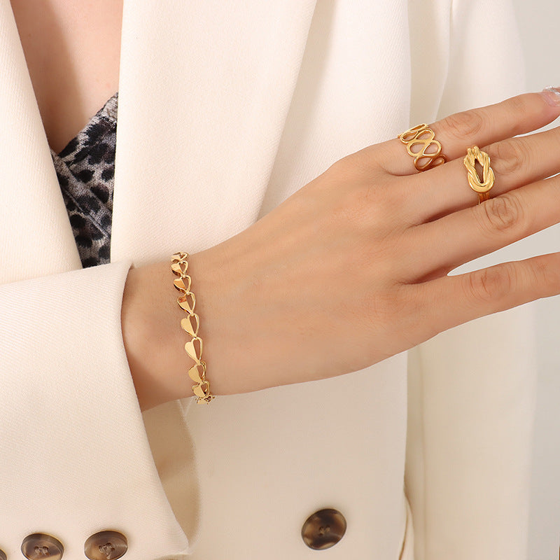 "Lightweight and durable Bracelet, ideal for daily wear."
