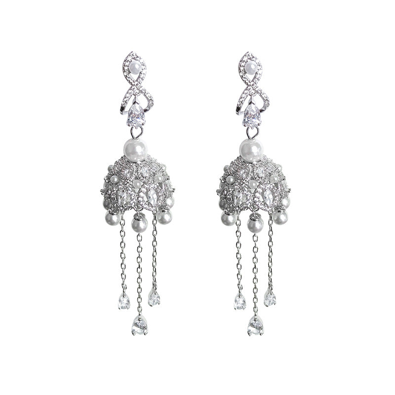 "Elegant jewelry gift for women, perfect for special occasions."
