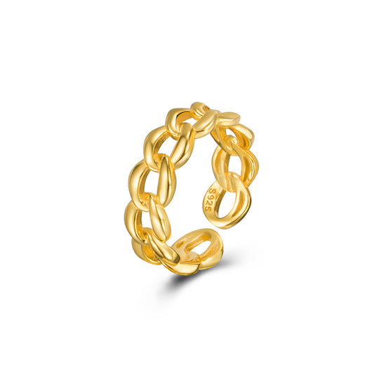 Simply Stunning: A single stone, endless shine — elegance in its purest form.