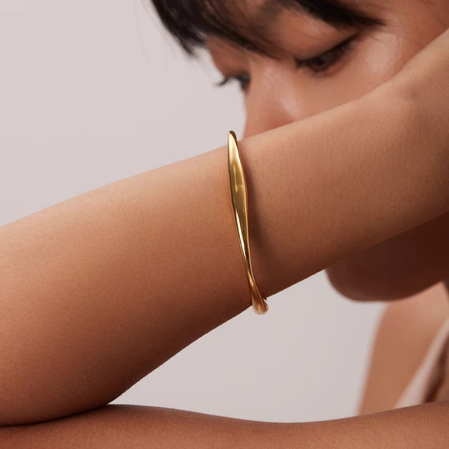 Wave Cuff Bracelet (Adjustable)