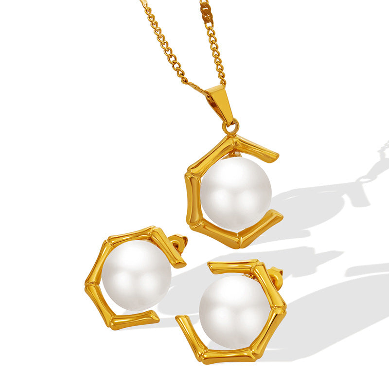 Geometric Pearl Necklace Set