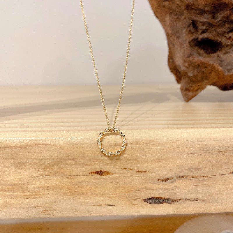 Twisted Round Necklace