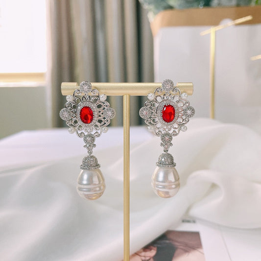 Anti-tarnish pearl jewelry creates a striking and elegant look that is perfect for special occasions.