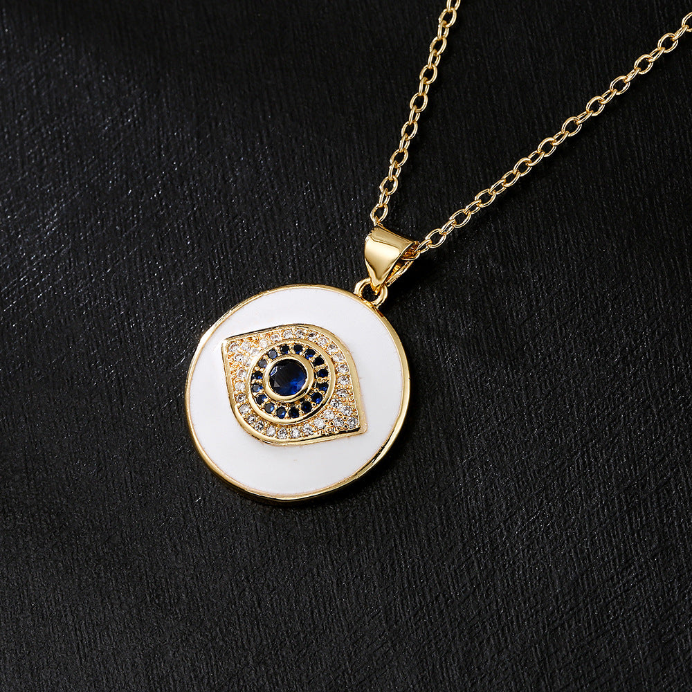 Comes With a Premium Gifting/Storage Box.
18k gold plated over stainless steel Water/Tarnish Resistant
