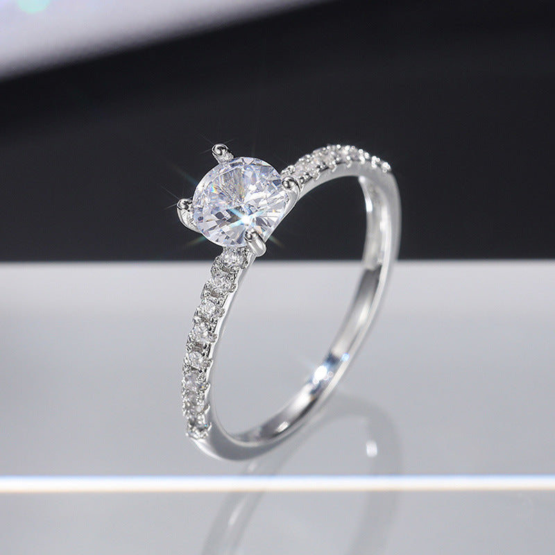 The tiniest detail, the truest elegance. Certified pure silver.

