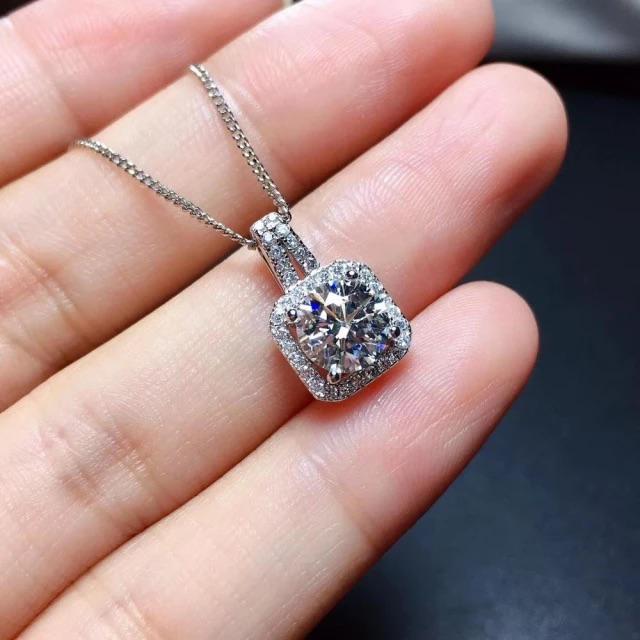 The Studded Solitaire Necklace (925 Sterling Silver)
